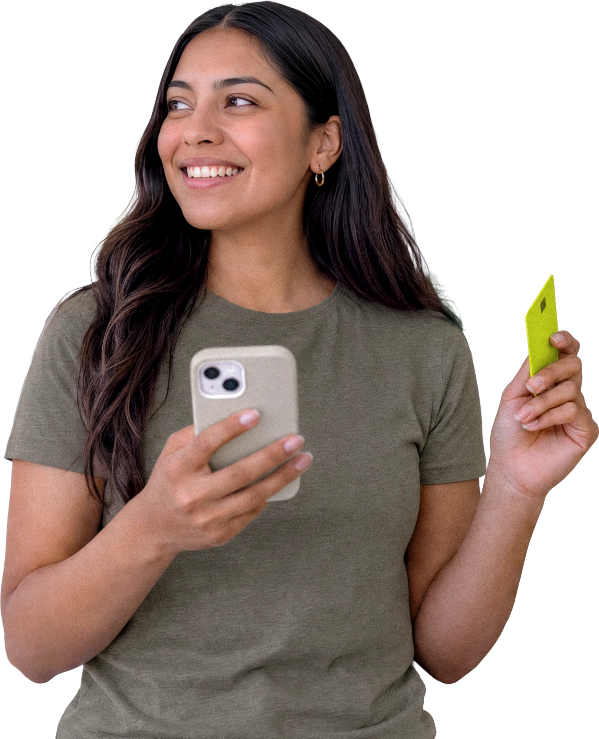 Mujer comparando sus tarjetas desde su celular